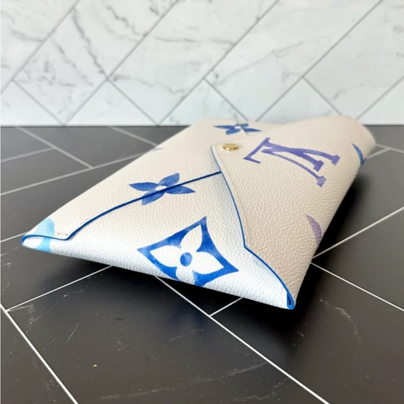 BRAND NEW Louis Vuitton Large By The Pool Kirigami Pochette - Picture 5 of 8